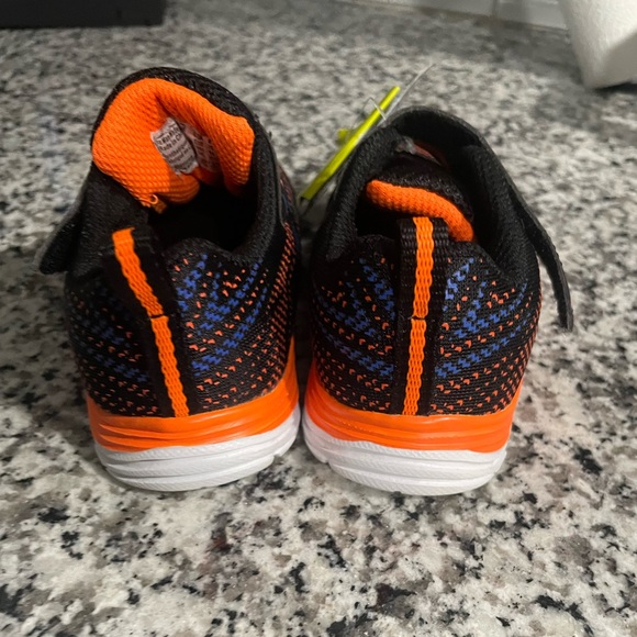 Champion - Picture 2 of 5